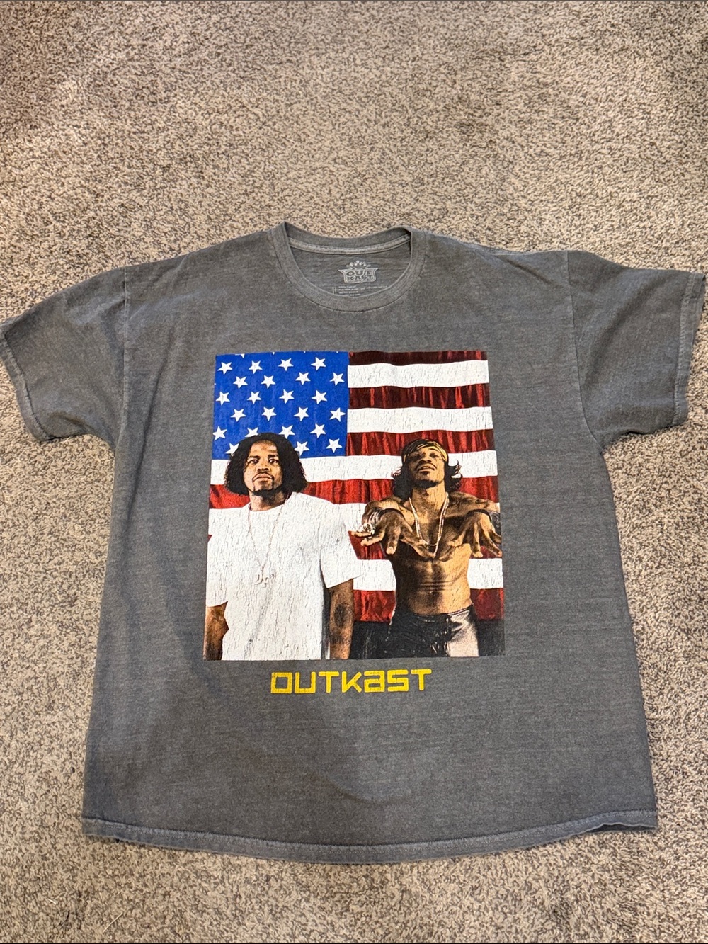 Outkast Graphic Tee. Men’s Large